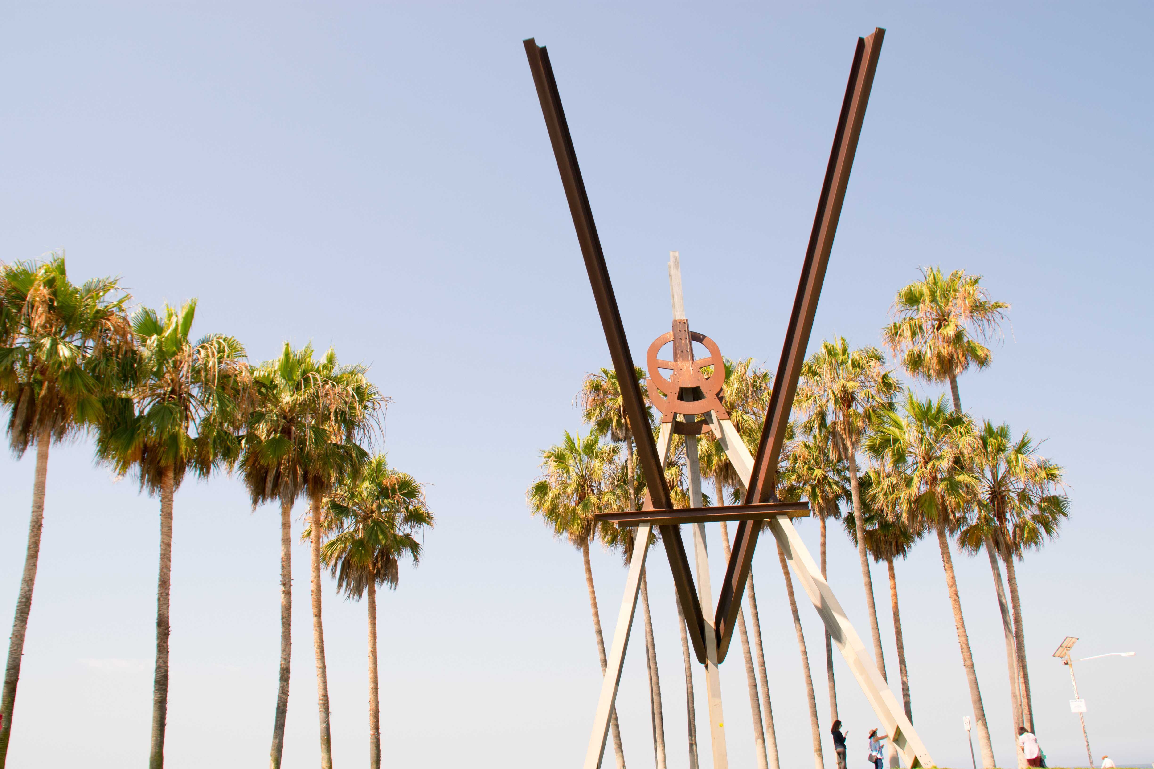 The 'V' sculpture at Venice Beach